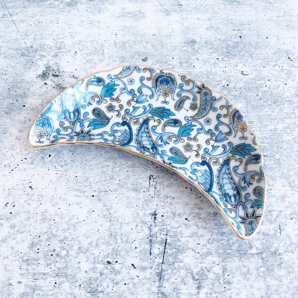 Lefton China Paisley Crescent Trinket Tray